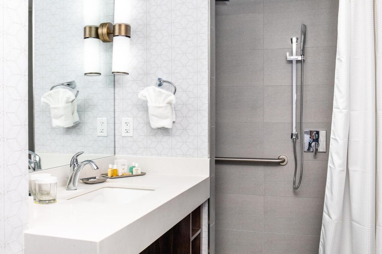 Junior King Suite with Sofabed/ Non Smoking,1147112572:JPEG